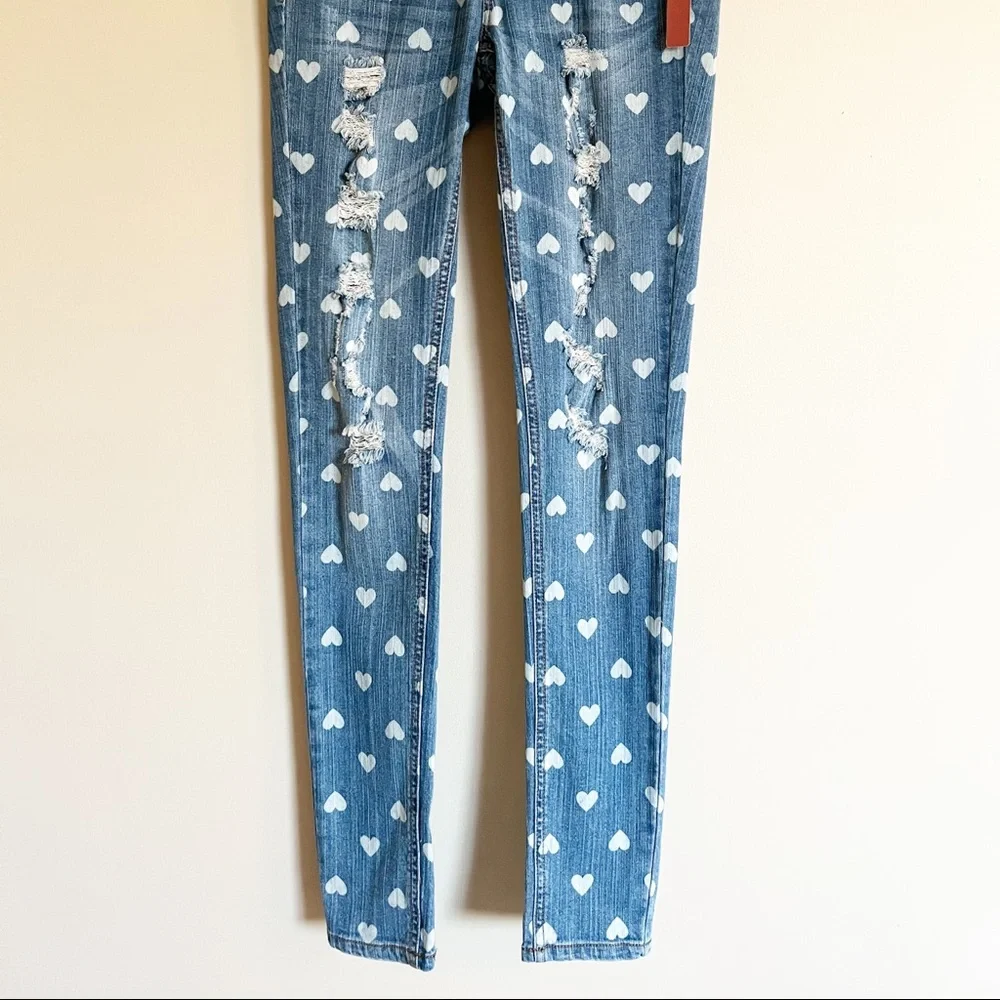Heart Design Fire Los Angeles Distressed Skinny Jeans Size 1 New With Tags!